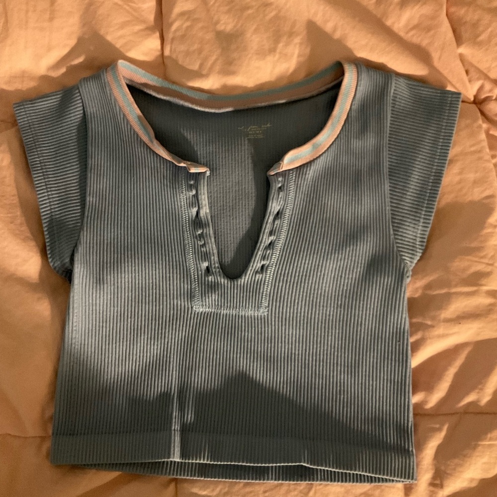 UO out from under top, xs